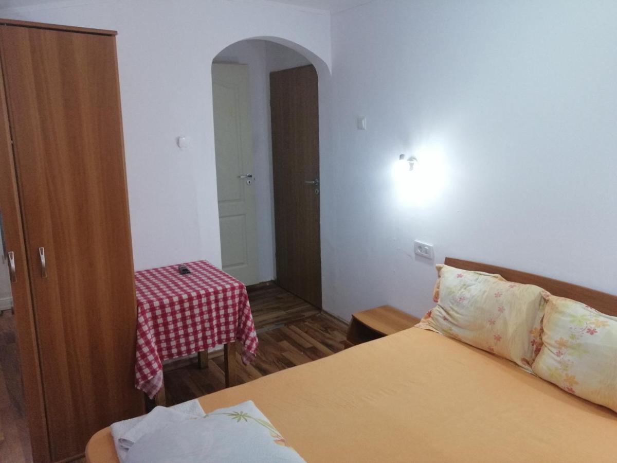 Vila Elly Piatra Neamţ 外观 照片